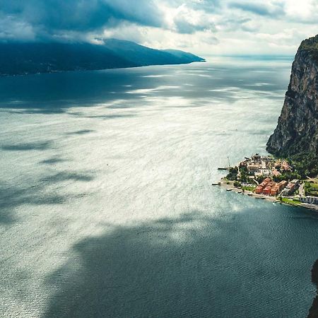 Antica Casa Alboletta - Appartamento Frida Kahlo Riva del Garda Esterno foto