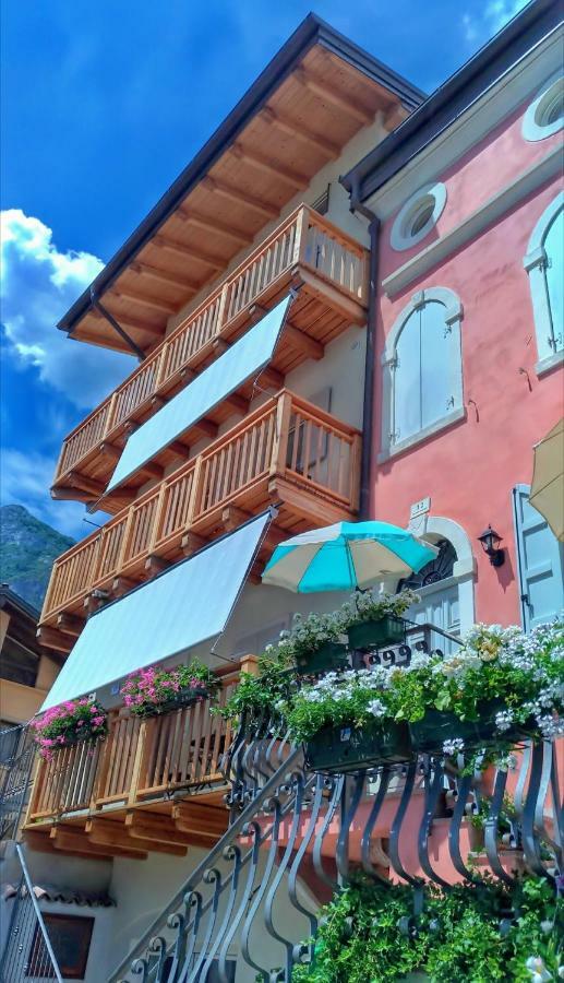 Antica Casa Alboletta - Appartamento Frida Kahlo Riva del Garda Esterno foto