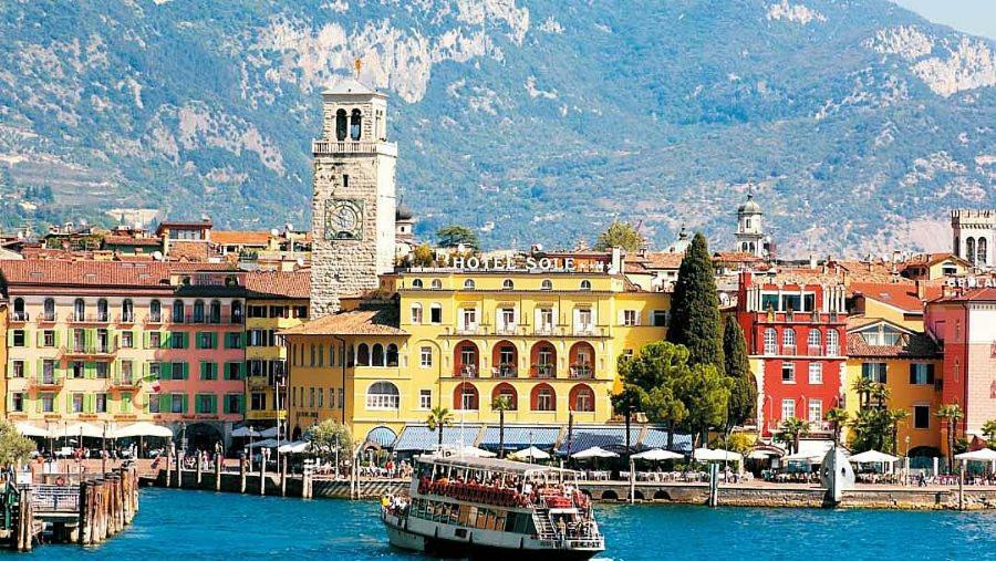 Antica Casa Alboletta - Appartamento Frida Kahlo Riva del Garda Esterno foto